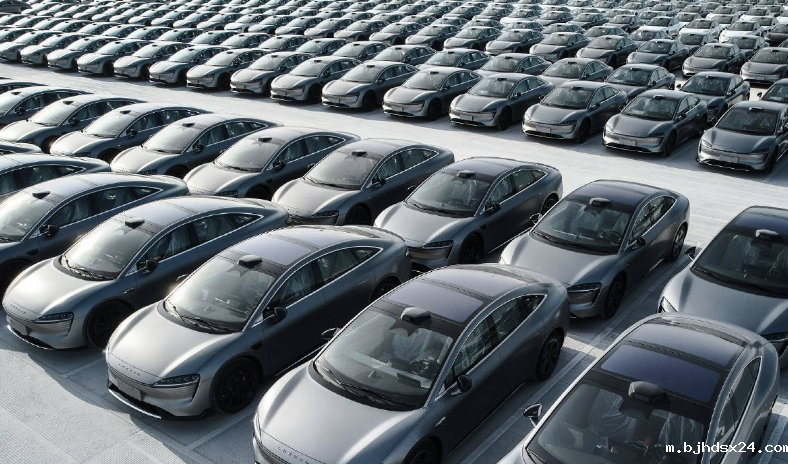 中国汽车强国之路：从“制造高地”到“文化丝路”的新征程